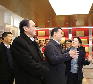 安徽省政協主席張昌爾、合肥市政協主席韓冰等領導一行蒞臨洽洽參觀考察